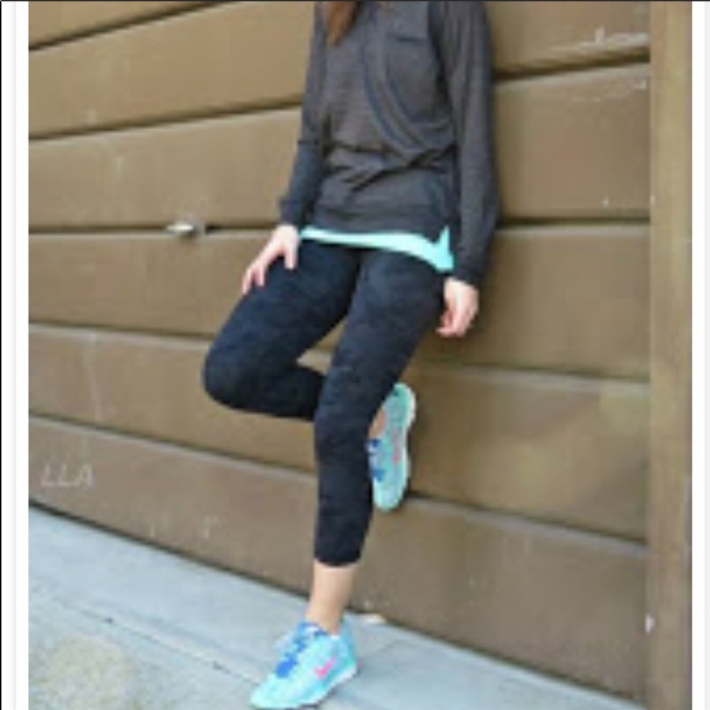 Hi Rise Soot Savasana Camo Black Wunder Under sz 6 - Picture 2 of 13